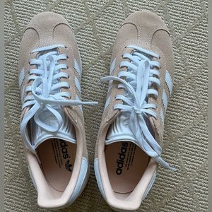 Adidas Gazelle  - women’s size 8. NWOT
